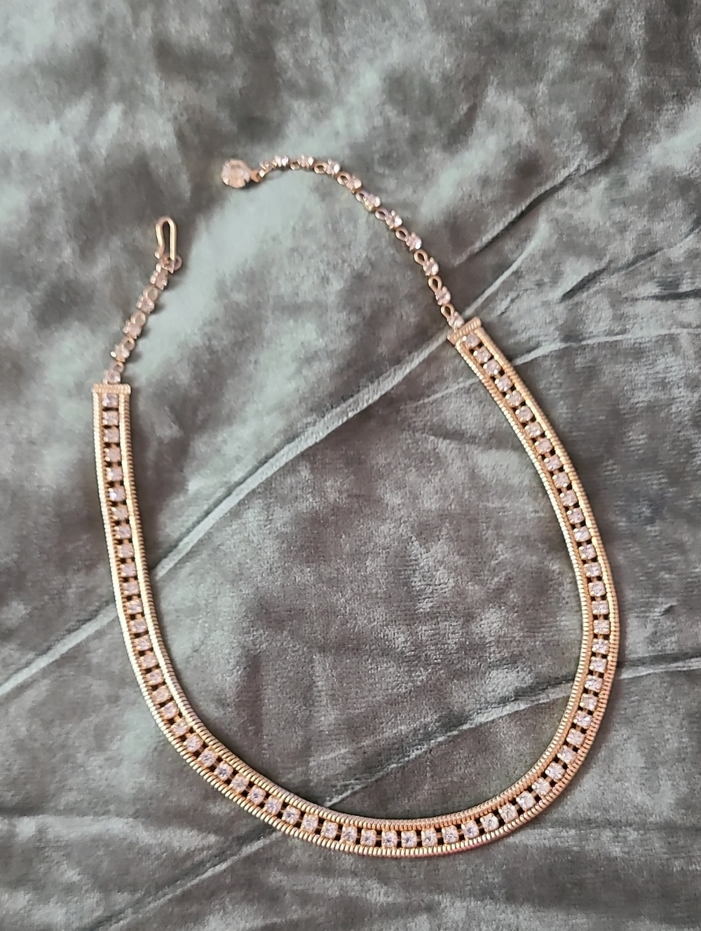 Gold-Tone Rhinestone Collar Choker Necklace - Halloween Costume Glam Accessories